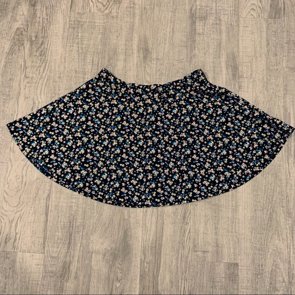 Floral Circle Skirt - Picture 2 of 4